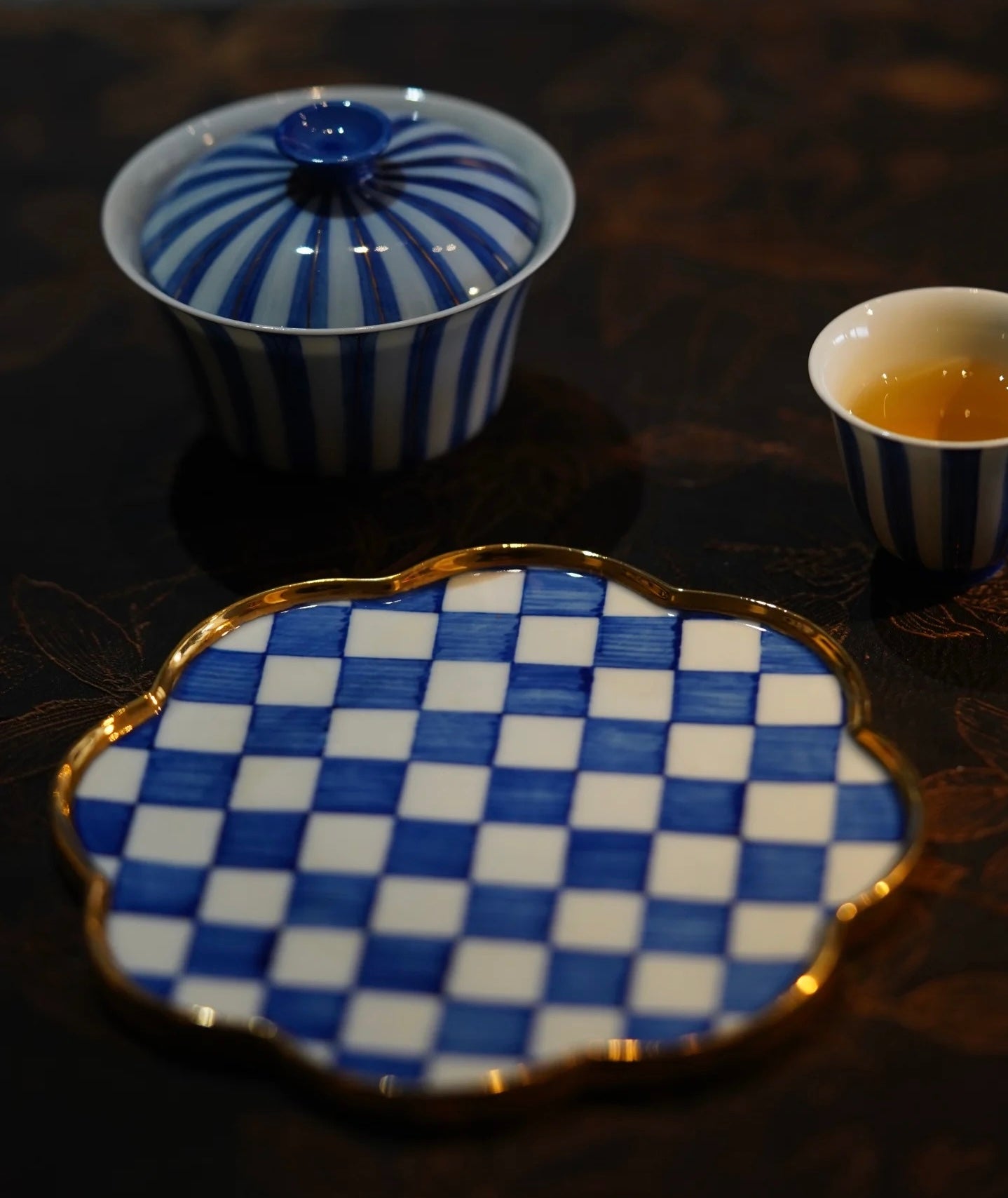 Blue & White Porcelain Painting Workshop with Yunting Li