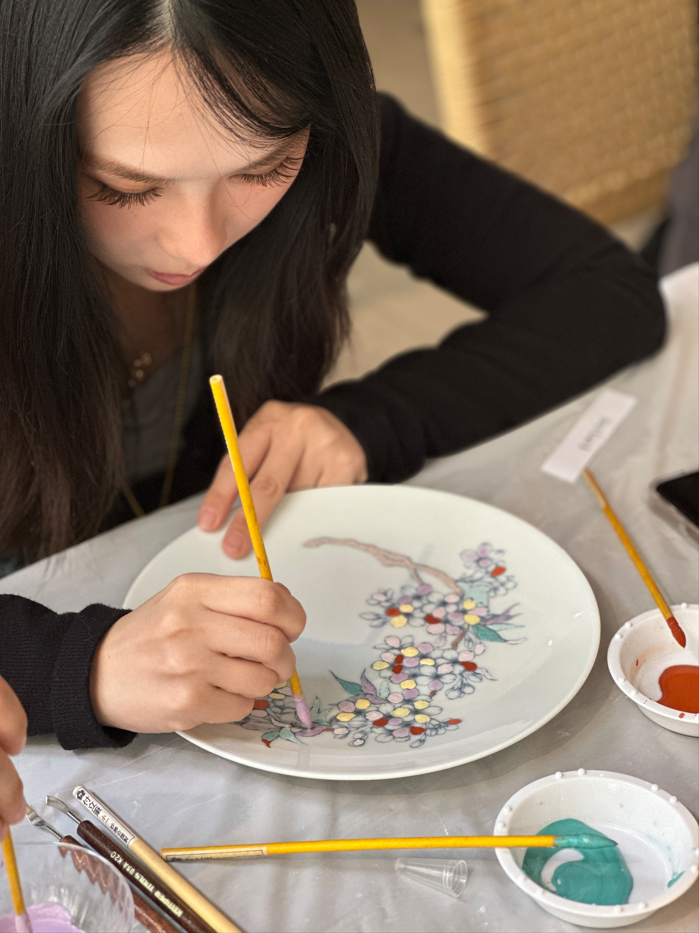 Japanese Overglaze (Nabeshima Ware) Painting Workshop with Yunting Li