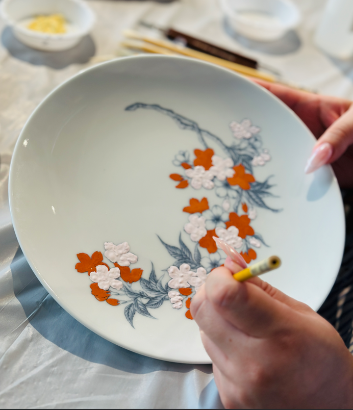 Japanese Overglaze (Nabeshima Ware) Painting Workshop with Yunting Li